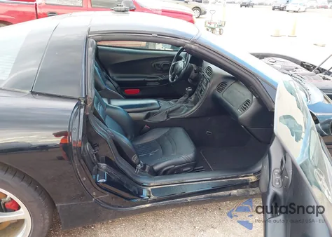 2002 Chevrolet Corvette из США, поврежденный, VIN 1G1YY22G525121011